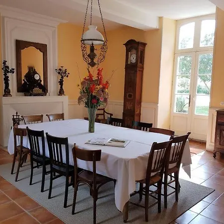 Villars-en-pons Sleeps 14 Pool Wifi Дом отдыха Villars-en-Pons