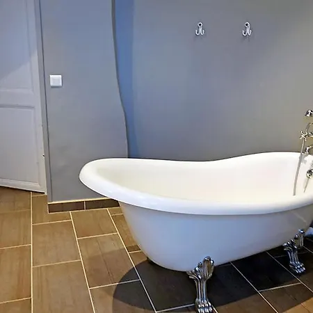 Villars-en-pons Sleeps 14 Pool Wifi