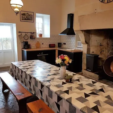 Дом отдыха Villars-en-pons Sleeps 14 Pool Wifi *