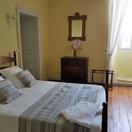 Дом отдыха Villars-en-pons Sleeps 14 Pool Wifi