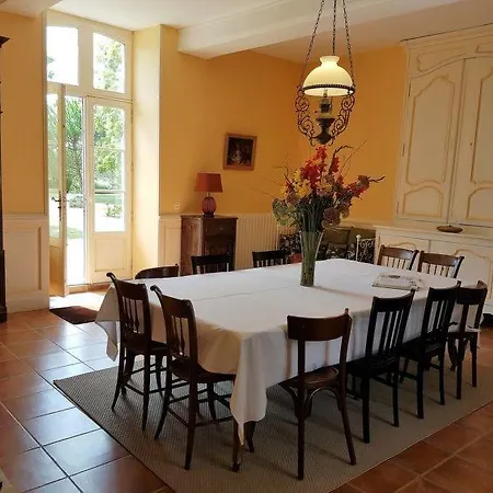 Дом отдыха Villars-en-pons Sleeps 14 Pool Wifi *